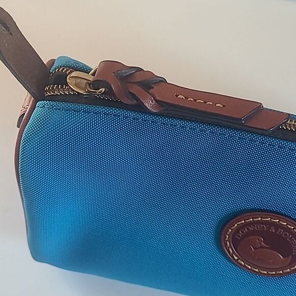 Dooney & Bourke Bright Blue Nylon Brown Leather Trim Small Barrel Shoulder Bag - Picture 3 of 13